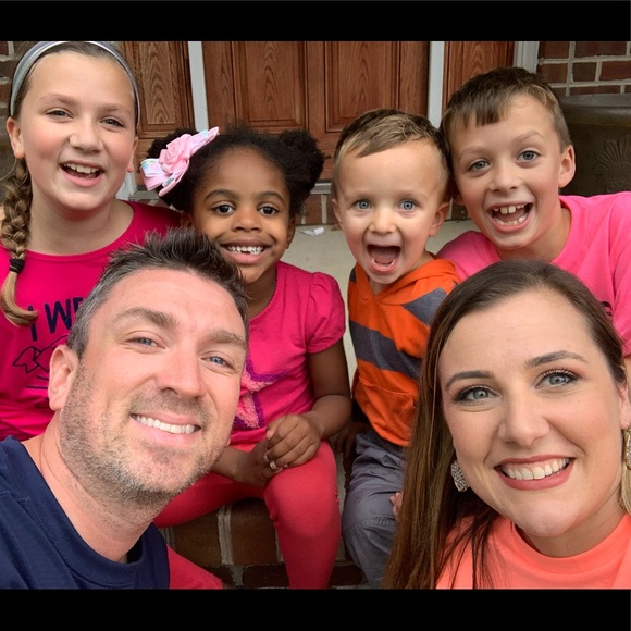 Meet your Poshers, Brittany & Baylie - Picture 5 of 9